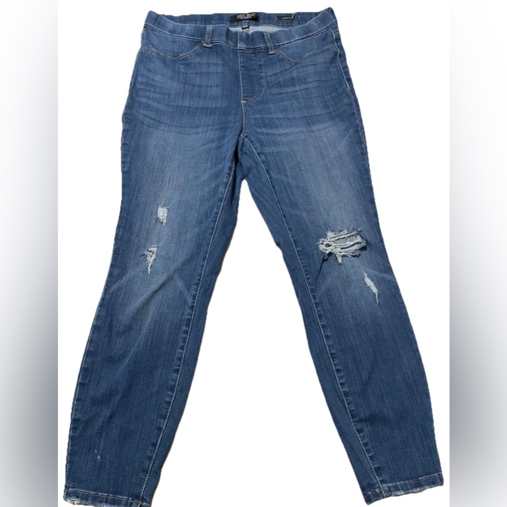 Distressed Judy’ Blue pull on Jeans Sz 14w skinny fit.